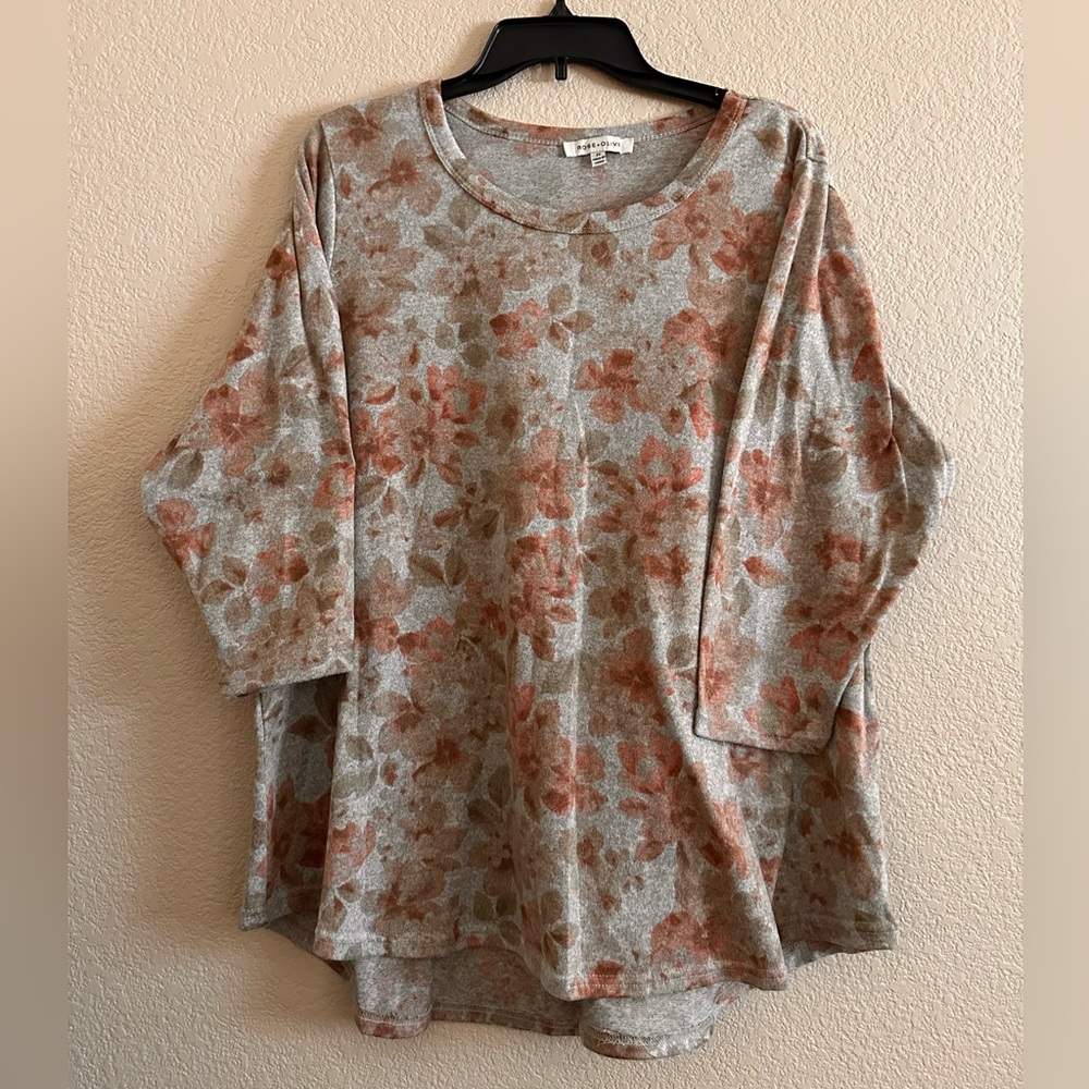 Women's blouse size 2X.